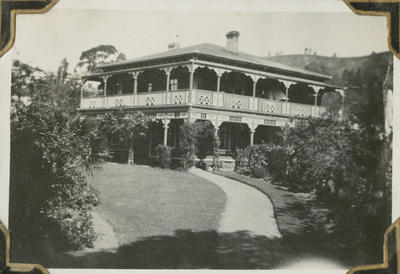 Colonial villa