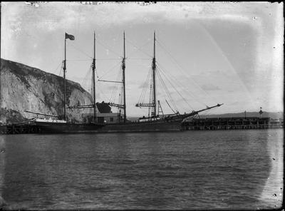 Ship at wharf; Nelson, David; 2018/19/10