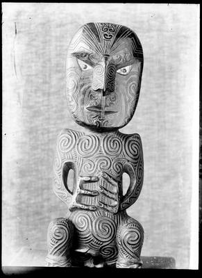 Māori carving (tekoteko)