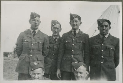 Percy Hamlin and other airmen; 2018/9/34/50