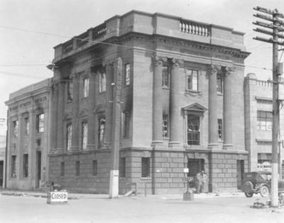 National Bank, corner of Queen Street and Karamu Road, Hastings; Moodie, Frank L
