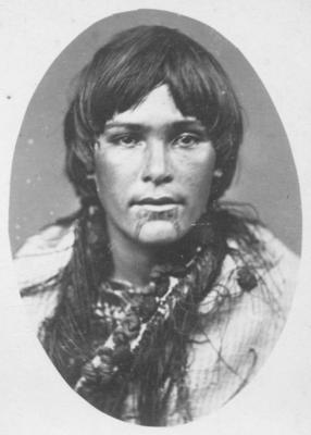 Portrait of an unidentified Māori woman